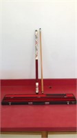 2 piece Budweiser pool cue with case 20oz