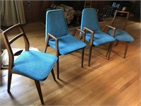Great Set of 4 Mid-Century Modern Chairs