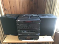 Fisher Stereo System w/Speakers & Remote