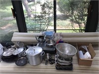 Large Lot of Kitchen Accessories