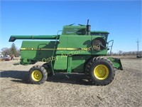 1985 JD 7720 Titan II combine