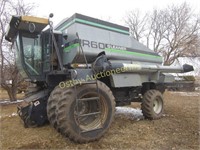 1989 Gleaner R60 combine