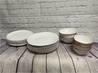 New 24 pc Set Urban Mill Melamine Bowls/Plates