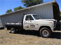 1986 Ford F250 4WD Pickup w/ Flatbed