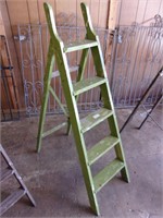 4.5' Display Ladder