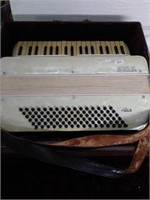 Accordian vintage