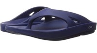 Two new pairs OOFOS OOriginal Sandal -