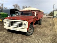 1974 Ford F-600 Truck w/ 16' Wood Box