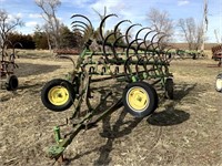 John Deere 32' 3 Bar Cultivator, w/ Points