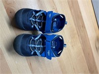 Osh Kosh toddler boys shoe 11M