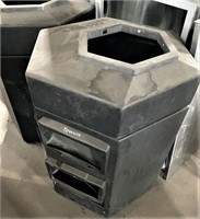 C-store outdoor trash can