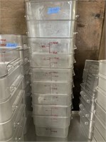 8 qt clear square containers (7)