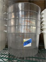 4 - 12 qt clear round containers (4)