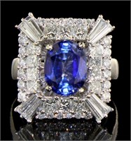 14kt Gold 6.19 ct Oval Sapphire & Diamond Ring