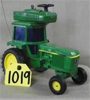 John Deere Radio controlled tractor w/controller