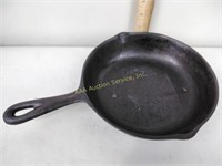 Made in USA No. 5 cast iron skillet 8 1/8IN