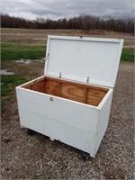 XL Show Box with Wheels