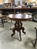 32x29x22 Walnut Parlor Table