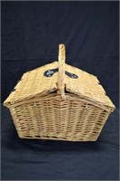 Wicker picnic basket with contents 15x10x15