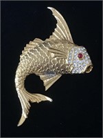 GOLD KOI FISH BROOCH;  BEAUTIFUL DETAIL, HAS SMALL