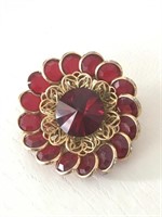 GOLD BROOCH PIN WITH RED RHINESTONES;  COSTUME