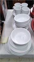 White porcelain dish set