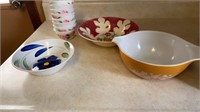 PYREX BOWL,, FLOWERED BOWLS AND 8 FLOWERED FIRE