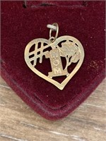 14k Gold #1 Mom Charm or pendant total weight is
