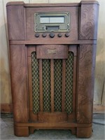 Reproduction Art Deco Radio by Thomas