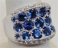 L - STUNNING STERLING & BLUE STONE RING (70)
