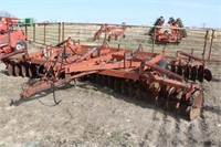 IH 480 18' Tandem Disk