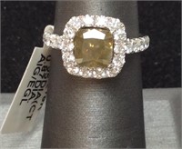 18KT WHITE GOLD FANCY DIAMOND 4.2G SIZE 7