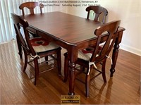 Queen Anne Style Dining Room Table w/Chairs &