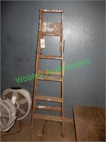 6' Wooden Step Ladder