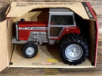 Ertl Toys Massey Ferguson Tractor Stock#1108
