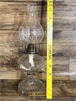 Kerosene Lamp w/Wreath Globe