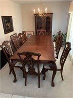 Pulaski Formal Claw Foot Dining Table