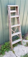 5' wood Step Ladder