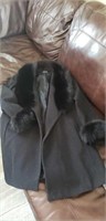 Wool 3/4 length coat w black fox collar and