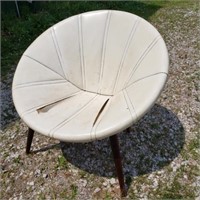 Groovy 30" round, white, vinyl chair, 13" tall w/