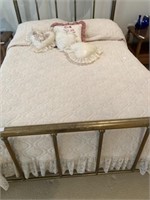 Lace Double Comforter and Accessory Pillows