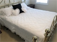 White Double Comforter and Matching Pillows