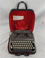 Vtg. Smith & Corona Porable Skyriter Typewriter