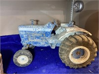Ford 8600 metal tractor 116 scale