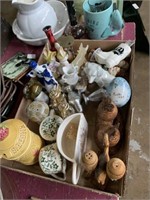 Tray of Miscellaneous decorative pieces