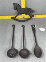 Iron Horse & Spoon's Decorations