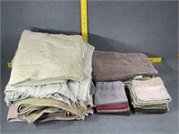 Nuetral Colored Bath Towels & Wash Cloths