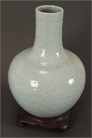 Good Chinese Porcelain Vase,