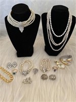 (3) necklaces (4) bracelets (3) earrings (3)rings