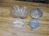 4 nice glass bowls / trays